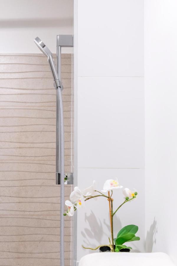 Atlas Unirii: Upscale Flats In The Heart Of Bucharest! 외부 사진