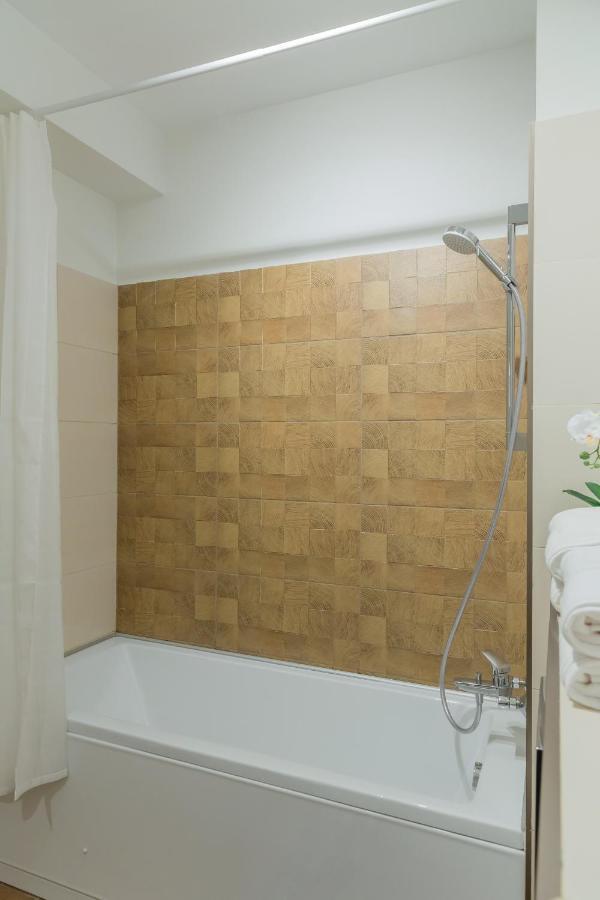 Atlas Unirii: Upscale Flats In The Heart Of Bucharest! 외부 사진